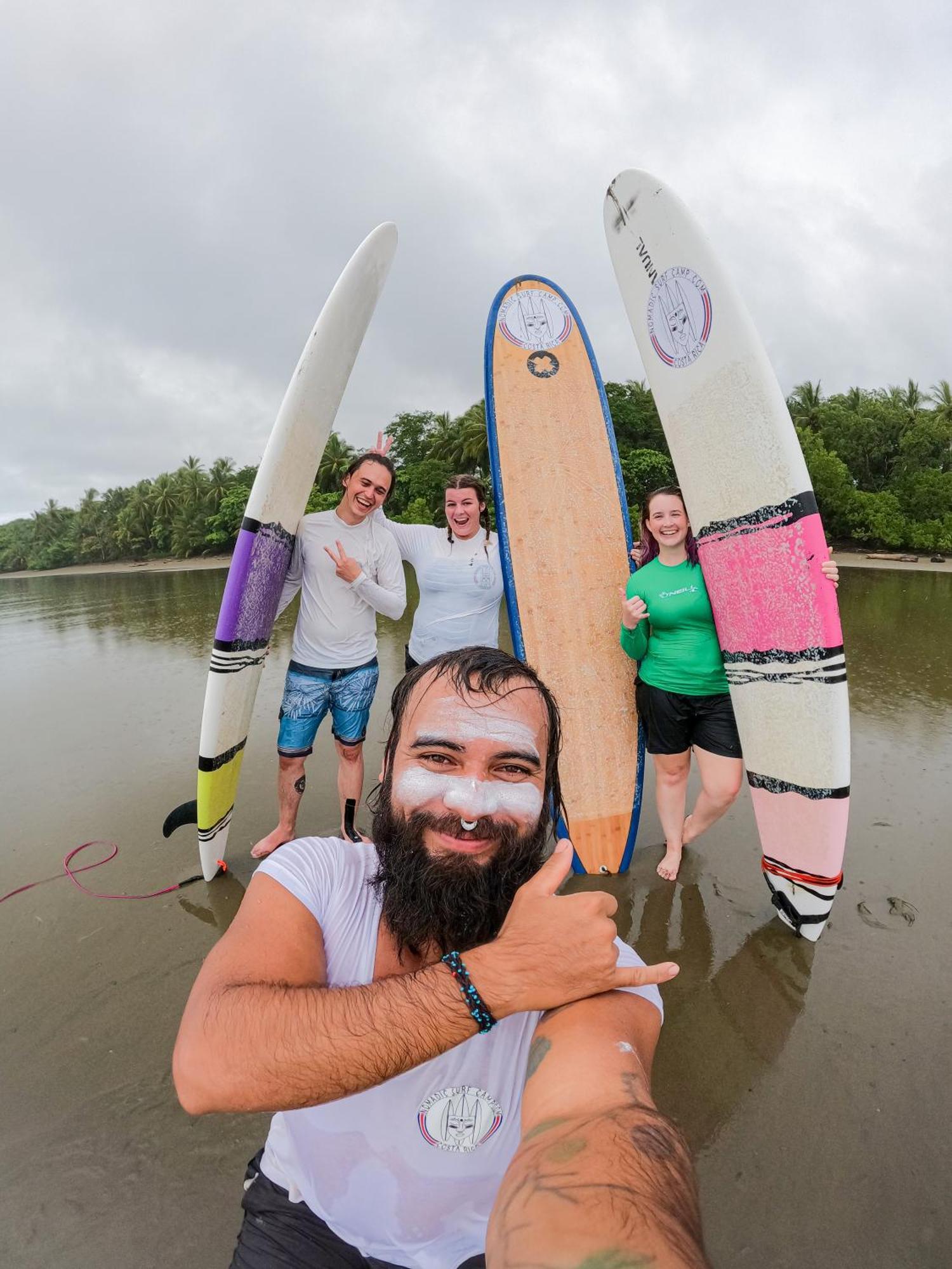 Nomadic Surf Camp Pansiyon Uvita Dış mekan fotoğraf